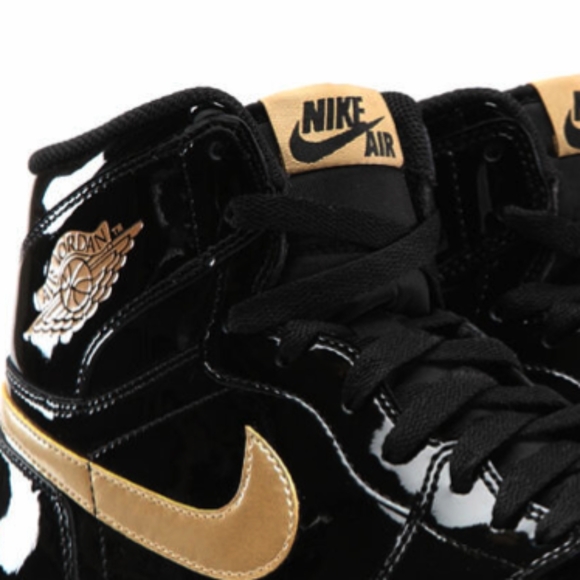 Jordan 1 Black Metallic Gold - Picture 5 of 5